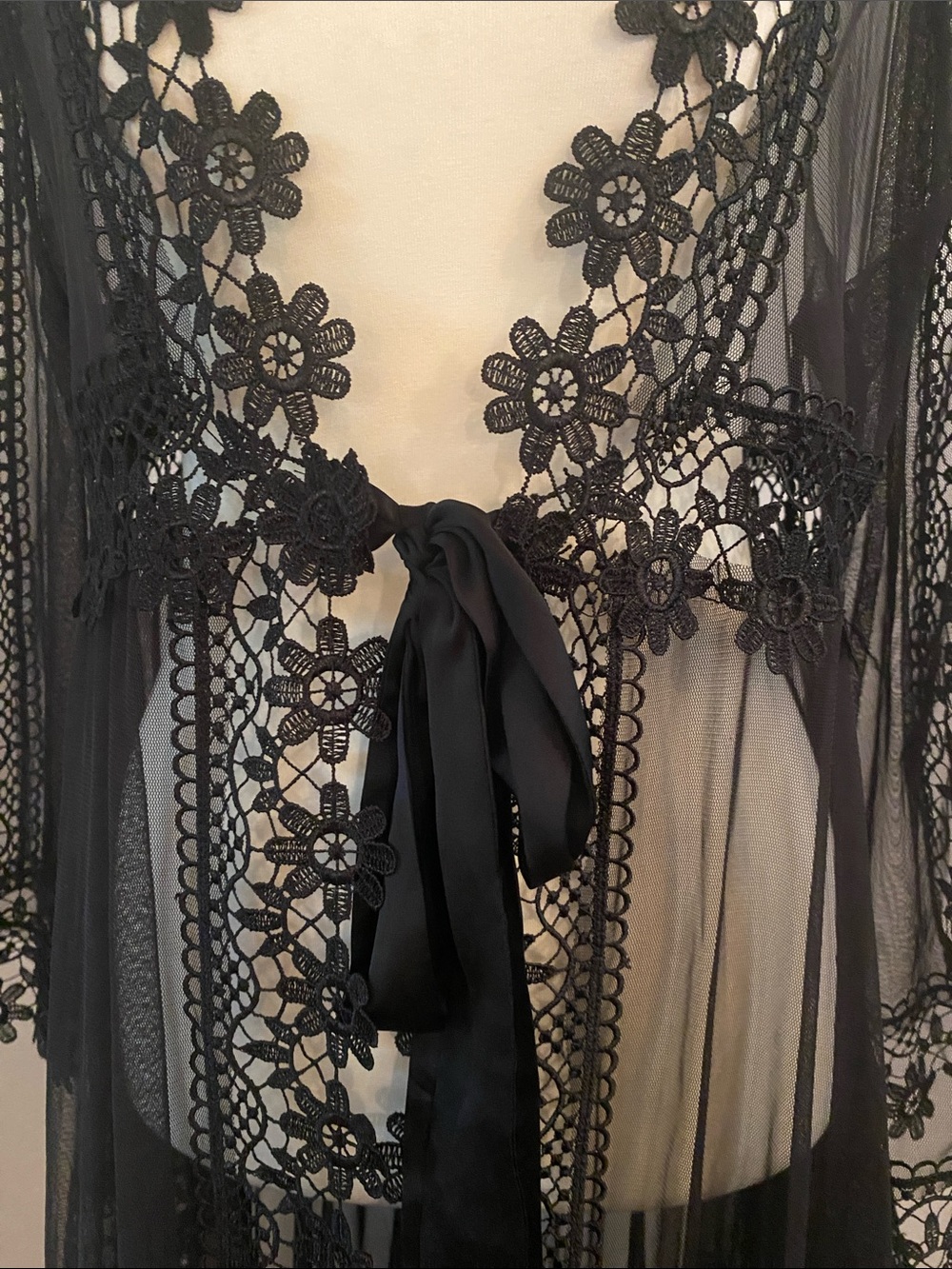 Aug Fitnah black nylon lace open front with tie dress or lingerie piece - Picture 4 of 11